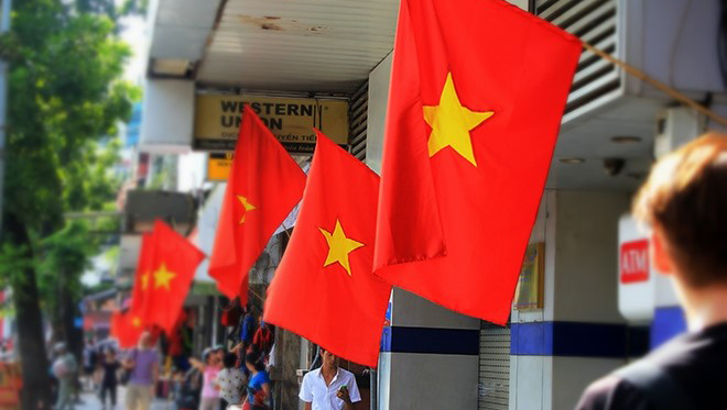 Hanoi se viste de fiesta: rojarojita